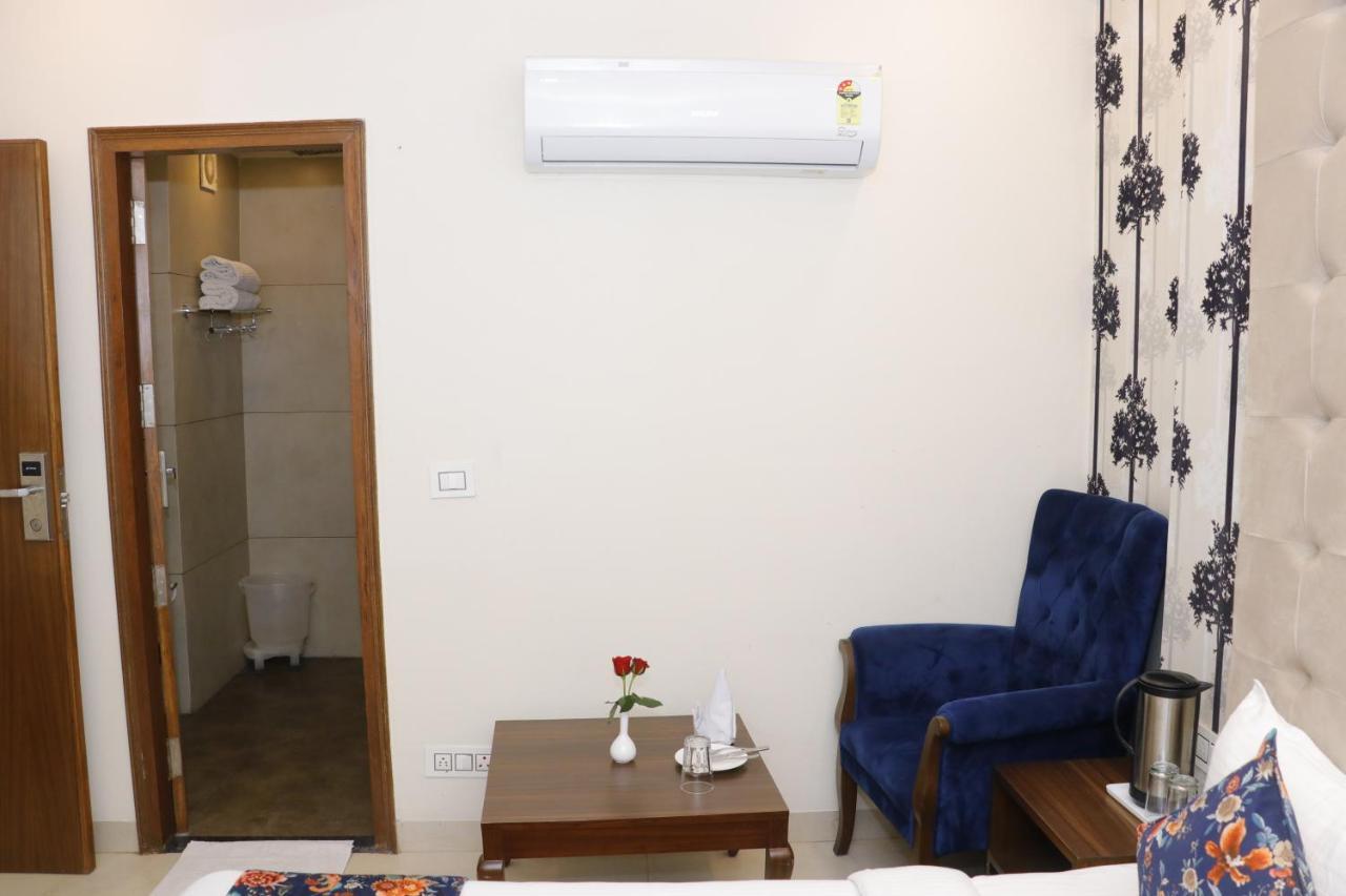 Hotel S C Residency Zirakpur Exterior foto
